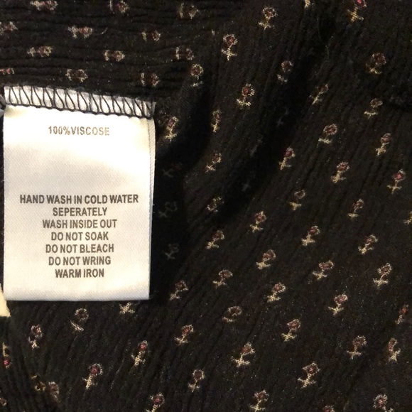 •SOLD•Rosey Burg Blouse - Picture 6 of 9